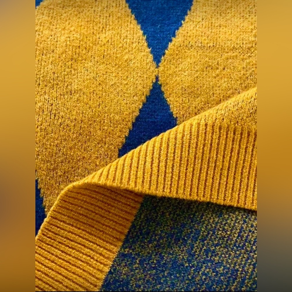 NEW Argyle Patterned Loose Fitting Polo Sweater N… - image 4